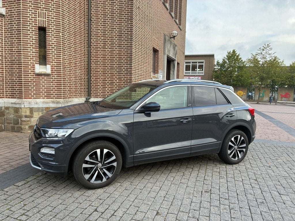 Volkswagen T-Roc UNITED 1.5 TSI, Autos, Volkswagen, 121 g/km, Argent ou Gris, Achat, Entretenue par le concessionnaire