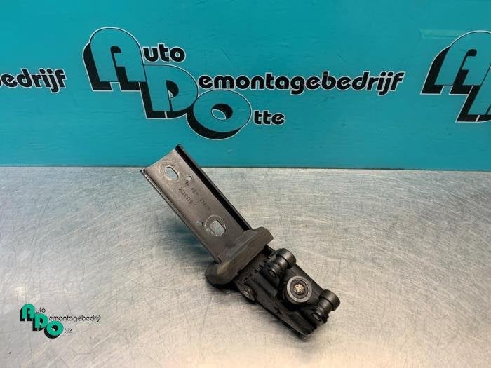 Roulette porte coulissante droite d'un Opel Vivaro (Vivaro 0, -, Opel, 3 mois de garantie, Utilisé