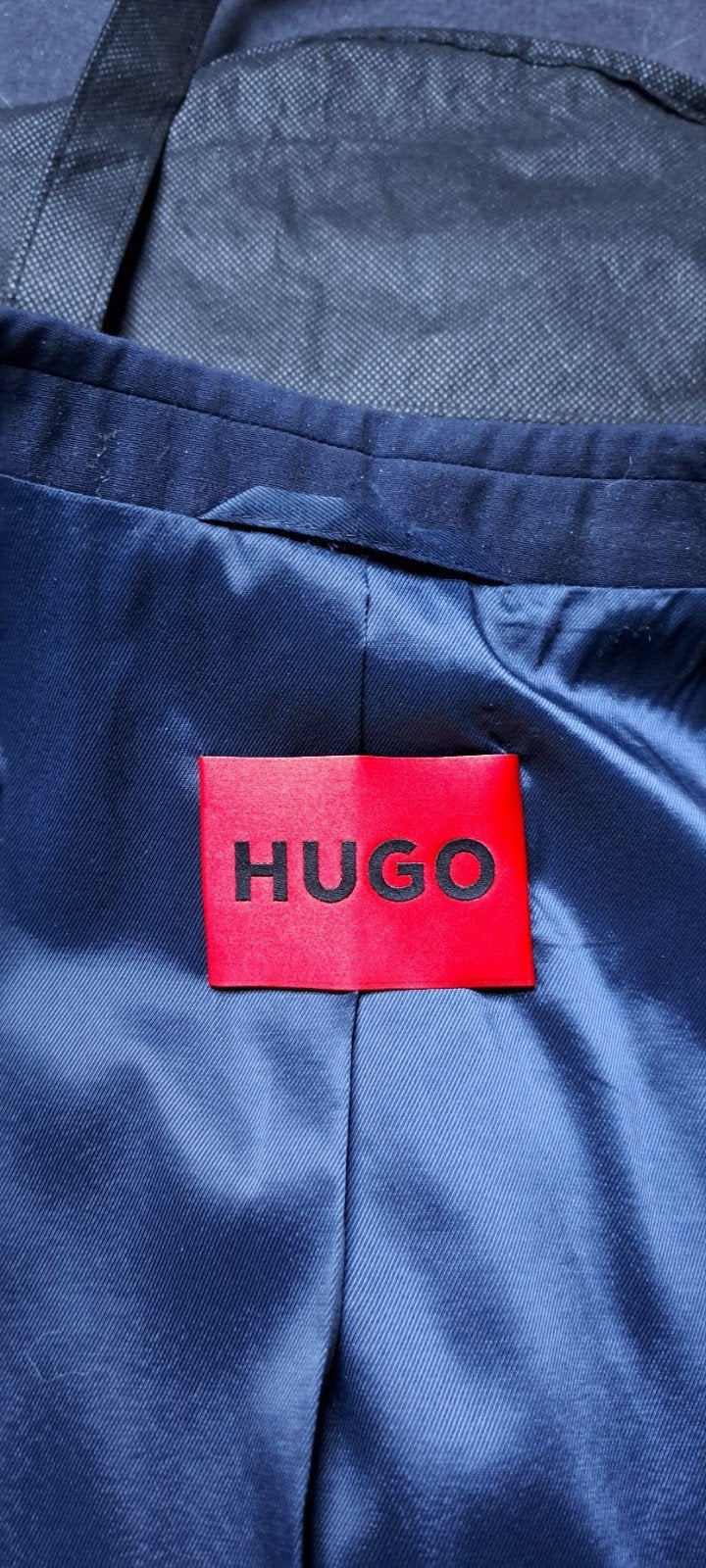 Hugo blazer met Zara kostuumbroek, Kleding | Heren, Kostuums en vesten, Ophalen