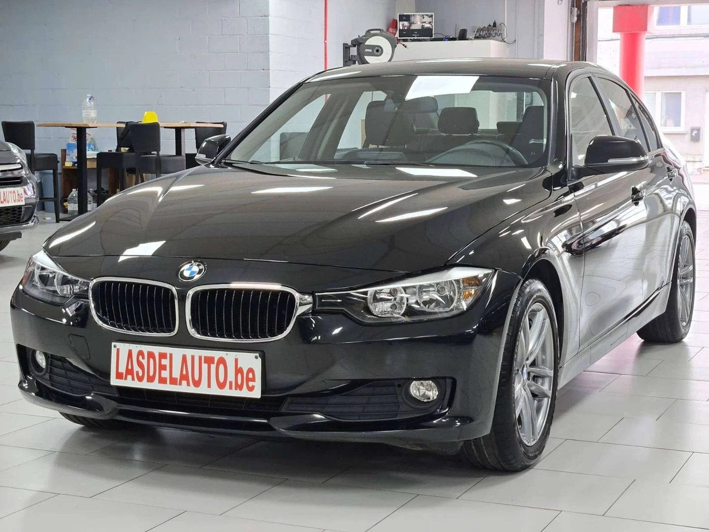 BMW Gran Turismo 318 D AUTO Sport Cuir Sensors Accoudoir Cru, Auto's, Automaat, Euro 5, Zwart, 4 cilinders