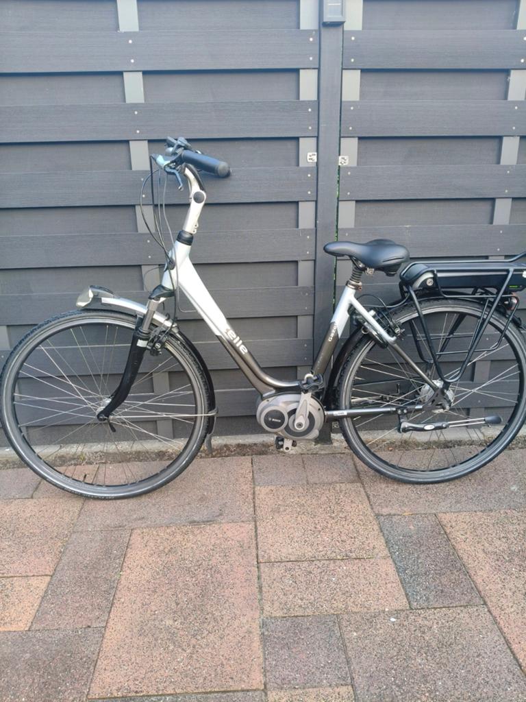 Gazelle elektrische damesfiets boschmiddenmotor frame 49, Fietsen en Brommers, Elektrische fietsen, Ophalen, Gazelle