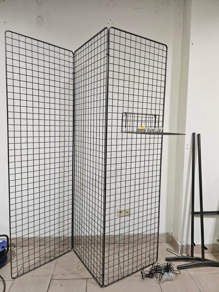 3 Grilles pour aménager vitrine ou commerce., Enlèvement