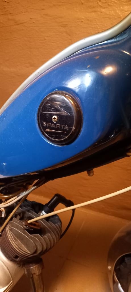 Sparta oldtimer bromfiets, Motoren, Ophalen