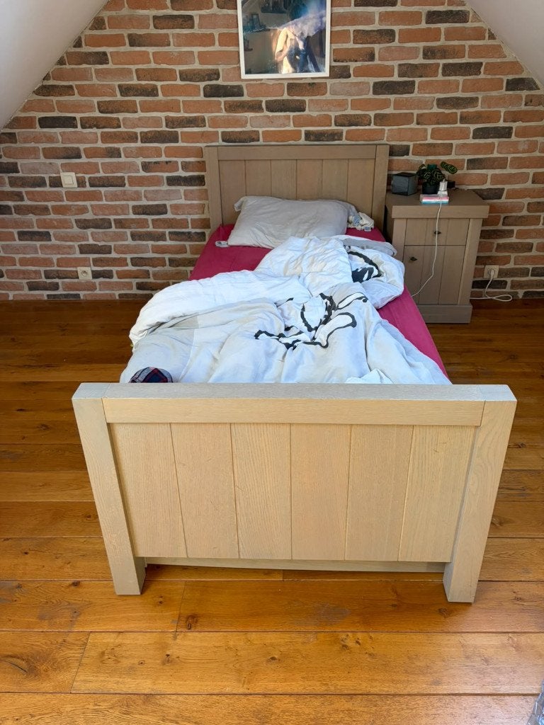 Lit 1 personne complet + Table de chevet (chambre d'ado), Enlèvement, Utilisé, Bois