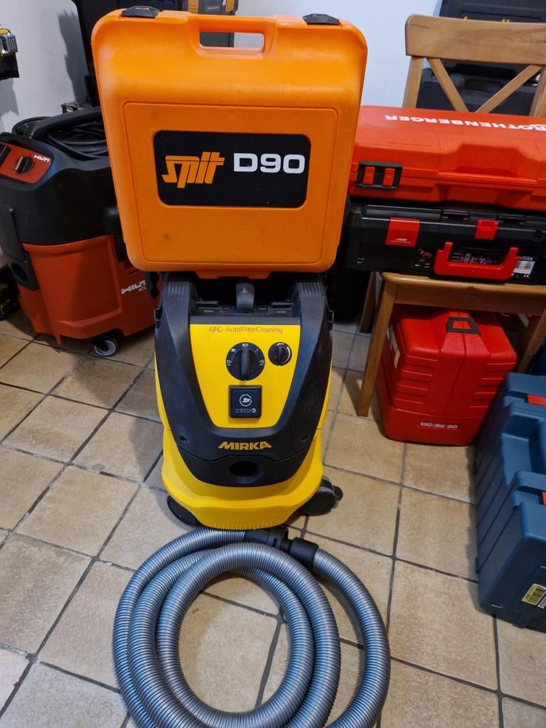 Spit d90+ Stofzuiger, Ophalen