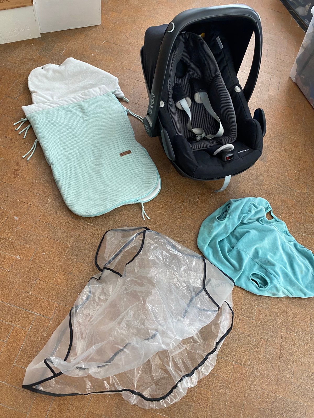 Maxi-Cosi Pebble Plus + accessoires – complete set (€25), Enfants & Bébés, Poussettes & Combinaisons, Comme neuf, Maxi-Cosi, Enlèvement