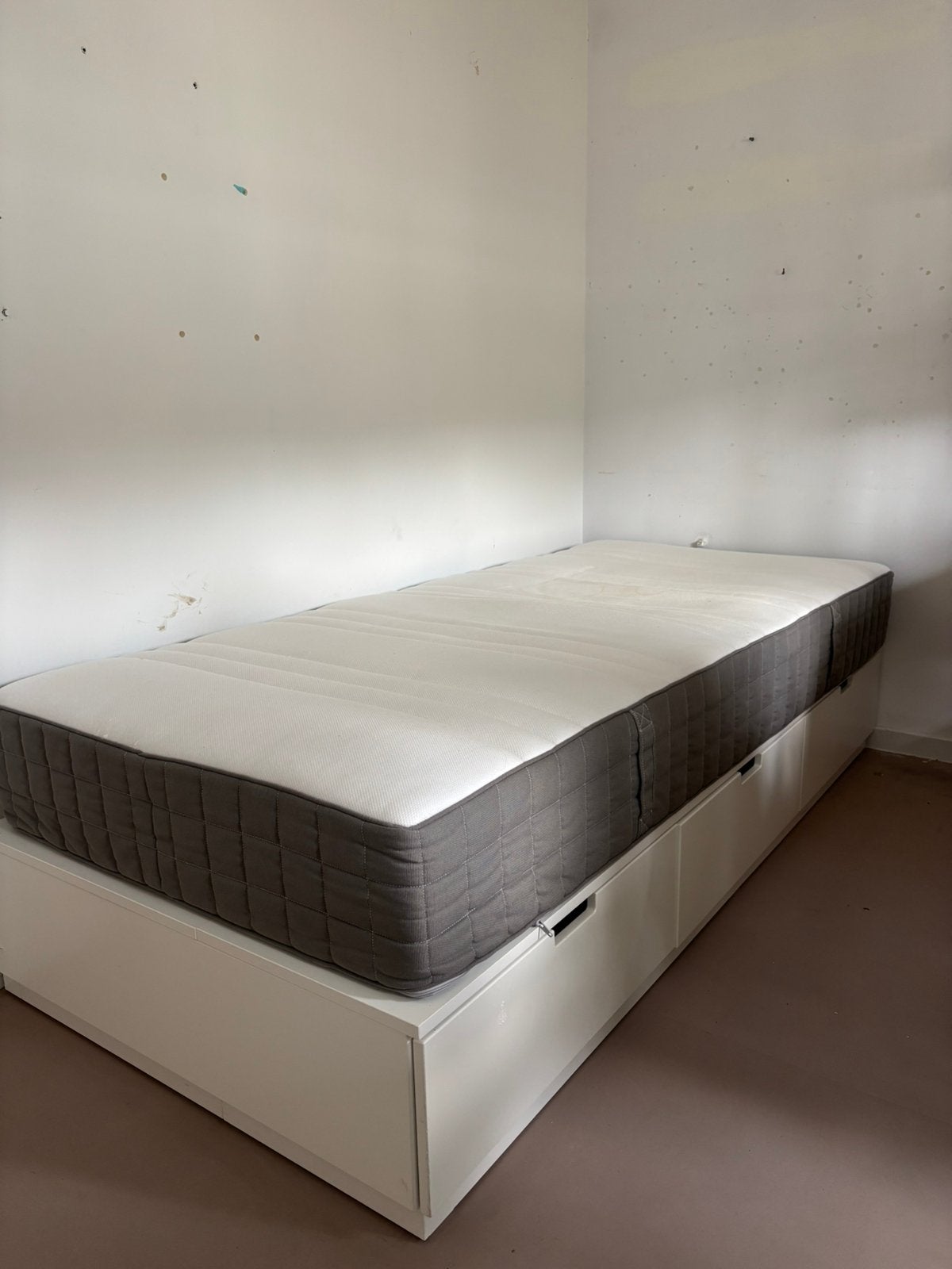 Ikea NORDLI bed + HÖVÅG matrass, Huis en Inrichting, Slaapkamer | Bedden, Ophalen, Gebruikt, 90 cm, Eenpersoons