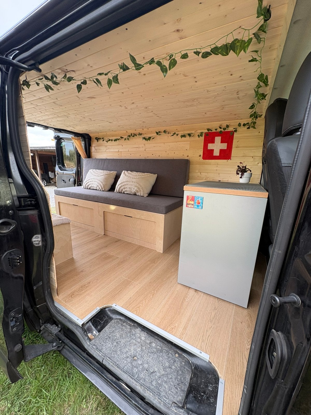 Van aménagé neuf, renault Trafic L2H1, Diesel, Particulier, Il y a moins de 3 mois