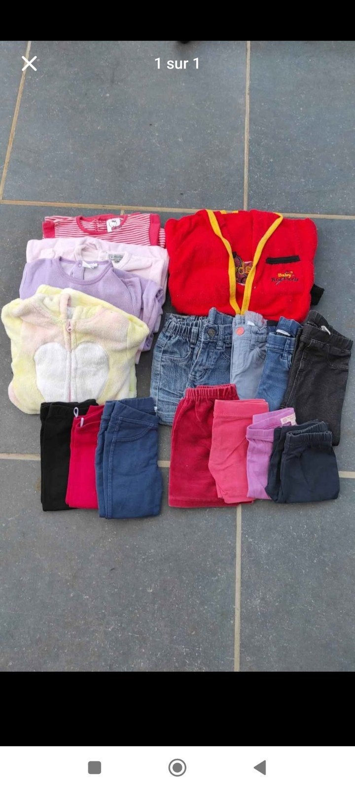vêtements fille taille 23 mois, Kinderen en Baby's, Kinderkleding | Kinder-kledingpakketten, Ophalen