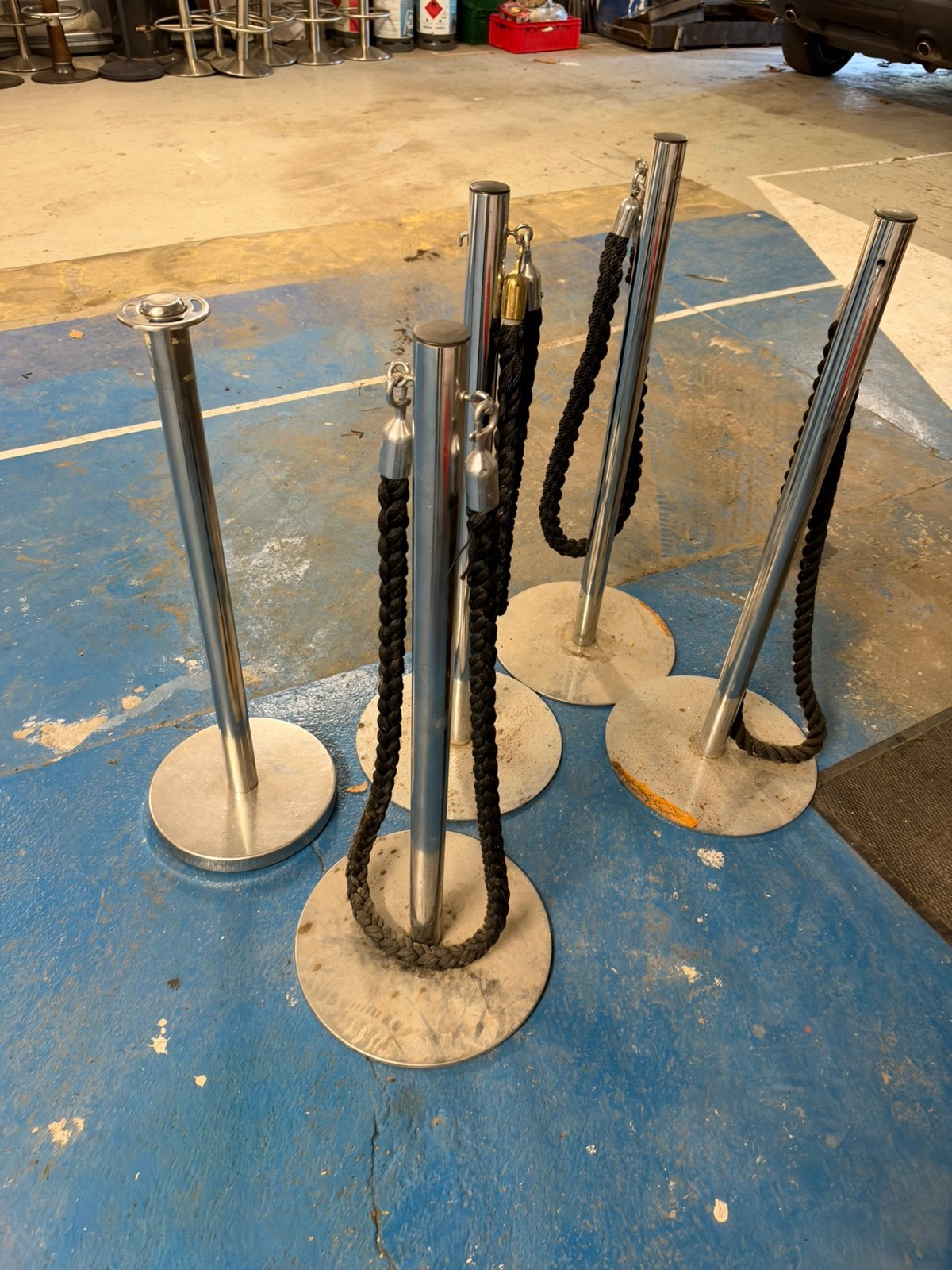5 poteaux de guidage avec 4 cordons, Maison & Meubles, Enlèvement, Comme neuf