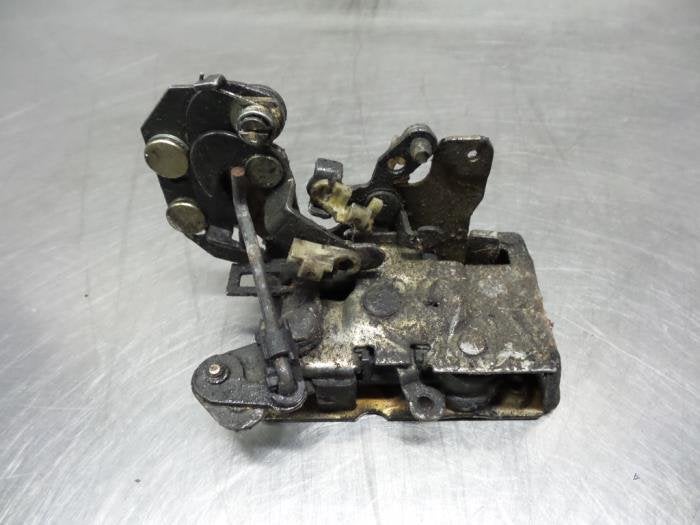 Serrure portière mécanique 4portes arrière gauche d'un Je, Jeep, -, 3 mois de garantie, Utilisé
