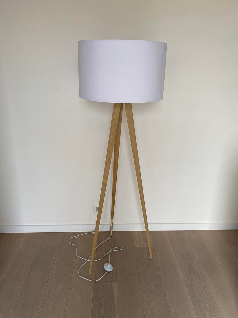 Vloerlamp driepoot merk zuiver, Huis en Inrichting, Lampen | Vloerlampen, Ophalen