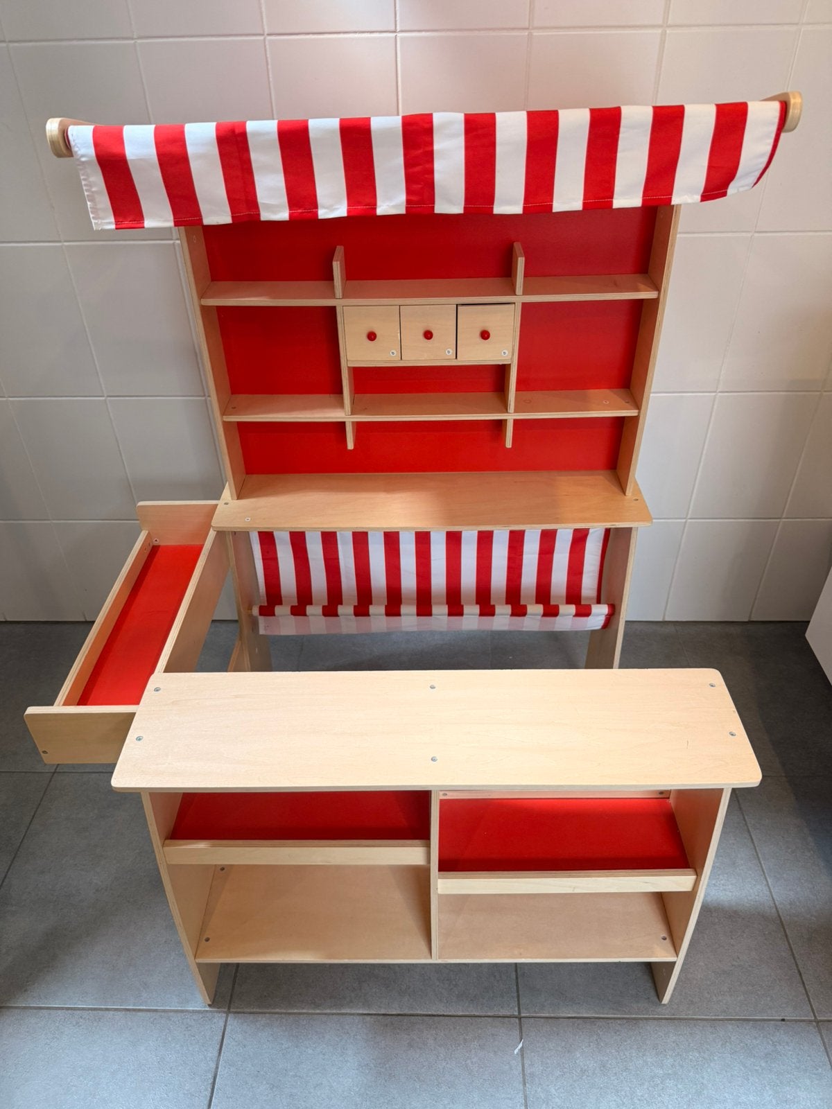 Winkeltje speelgoed, Kinderen en Baby's, Ophalen, Zo goed als nieuw