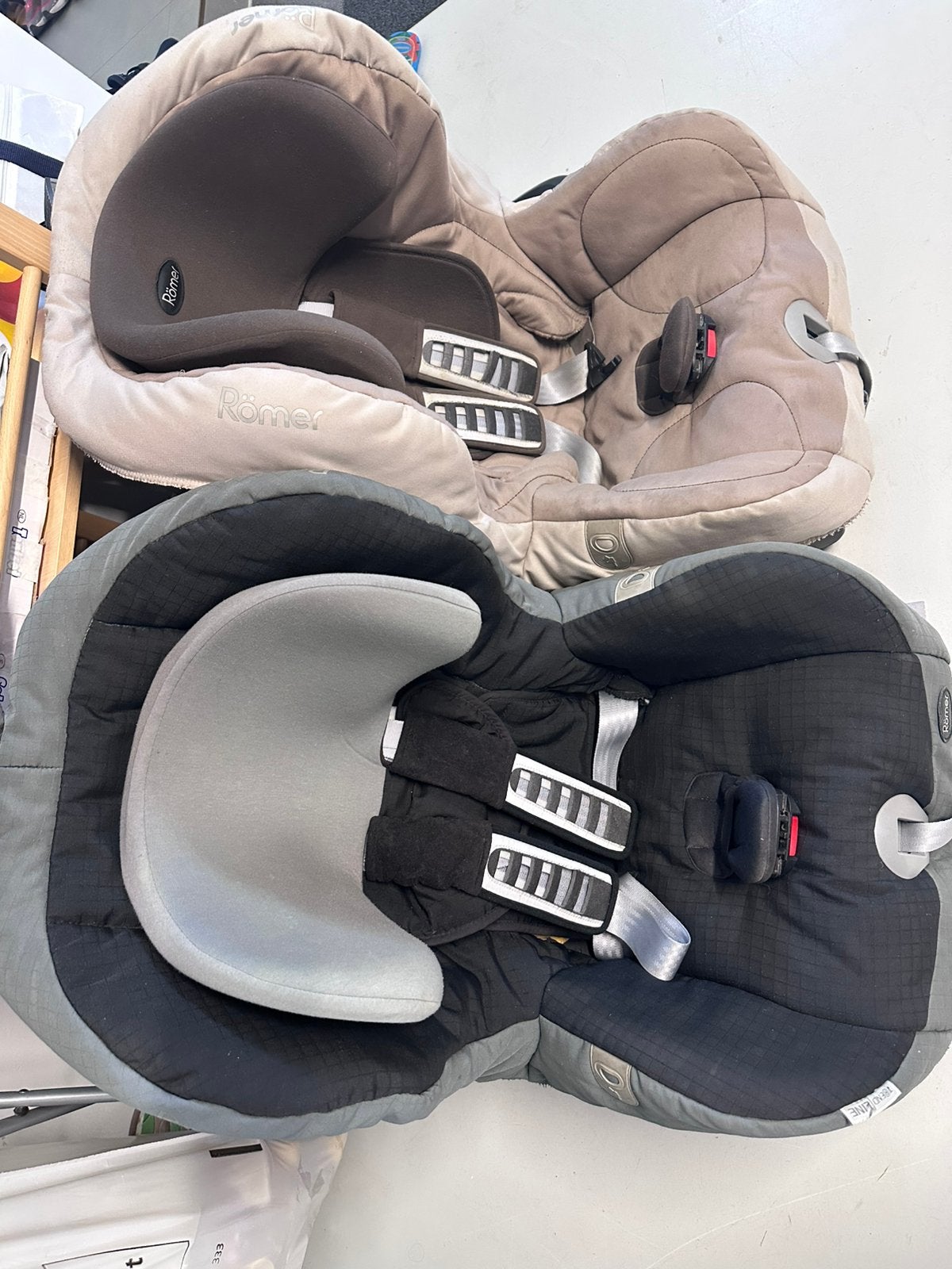 2 sièges auto Römer, Enfants & Bébés, Romer, Ceinture de sécurité, Enlèvement, Utilisé