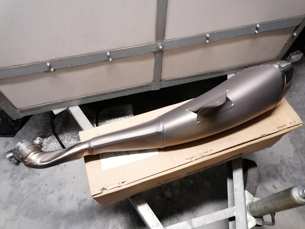 SUZUKI 1000 GSXR GSX-R K9 jeux silencieux origines impec, Motos, Enlèvement, Neuf