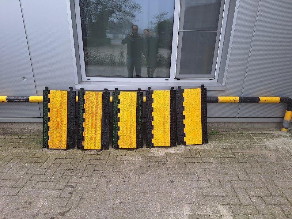 Kabelgoot, kabeldrempel, kabelbeschermer  5 kanalen 80 cm, Enlèvement, Comme neuf, Autres marques, Autres types