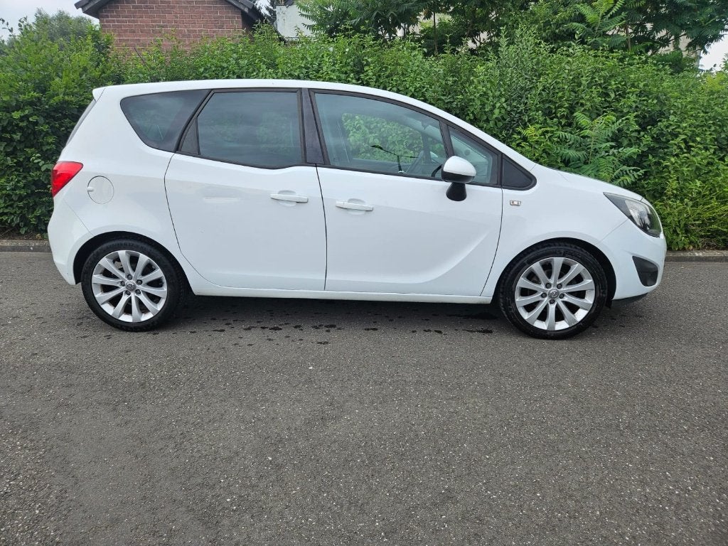 Opel Meriva 1.4i ecoFLEX  AIRCO, Voorwielaandrijving, Euro 5, Multifunctioneel stuurwiel, 4 cilinders
