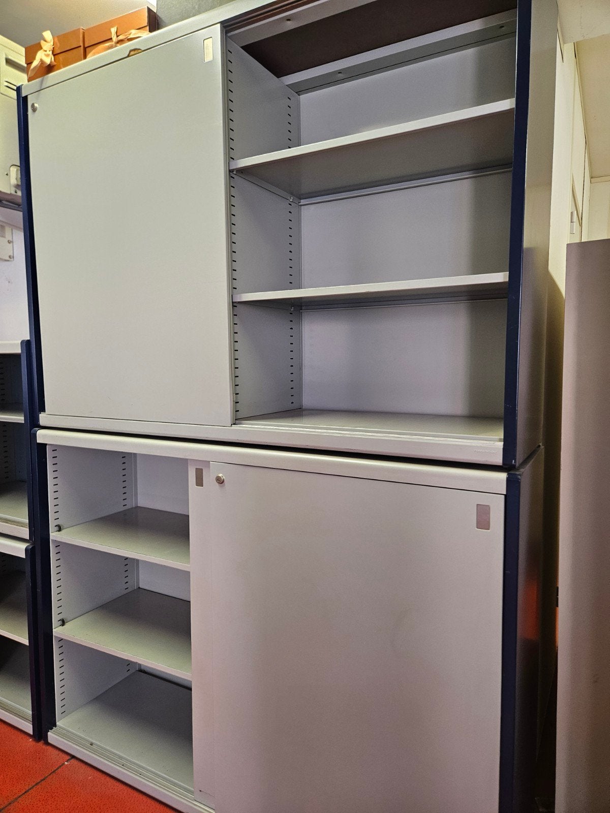 Armoire de rangement métallique à porte coulissante, Ophalen, Gebruikt, Metaal, Meerdere deuren
