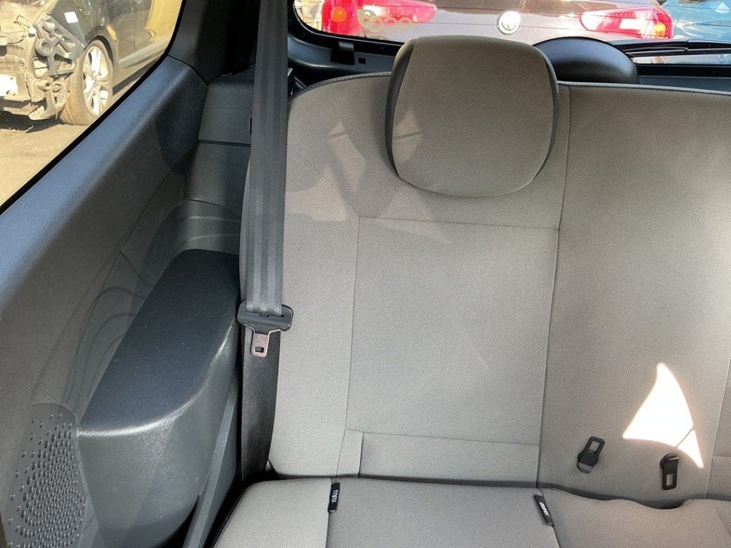 CEINTURE DE SECURITE ARRIERE DROITE Renault Twingo II (CN), Renault, Utilisé, Peter-Huppertz-Straße 5
51063  Köln, DE, Dialog.deutschland@renault.de