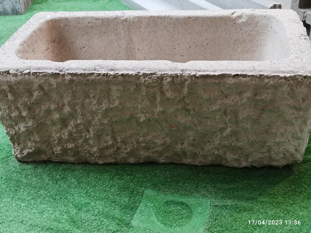 BLOEMBAK, Ophalen, Nieuw, Beton