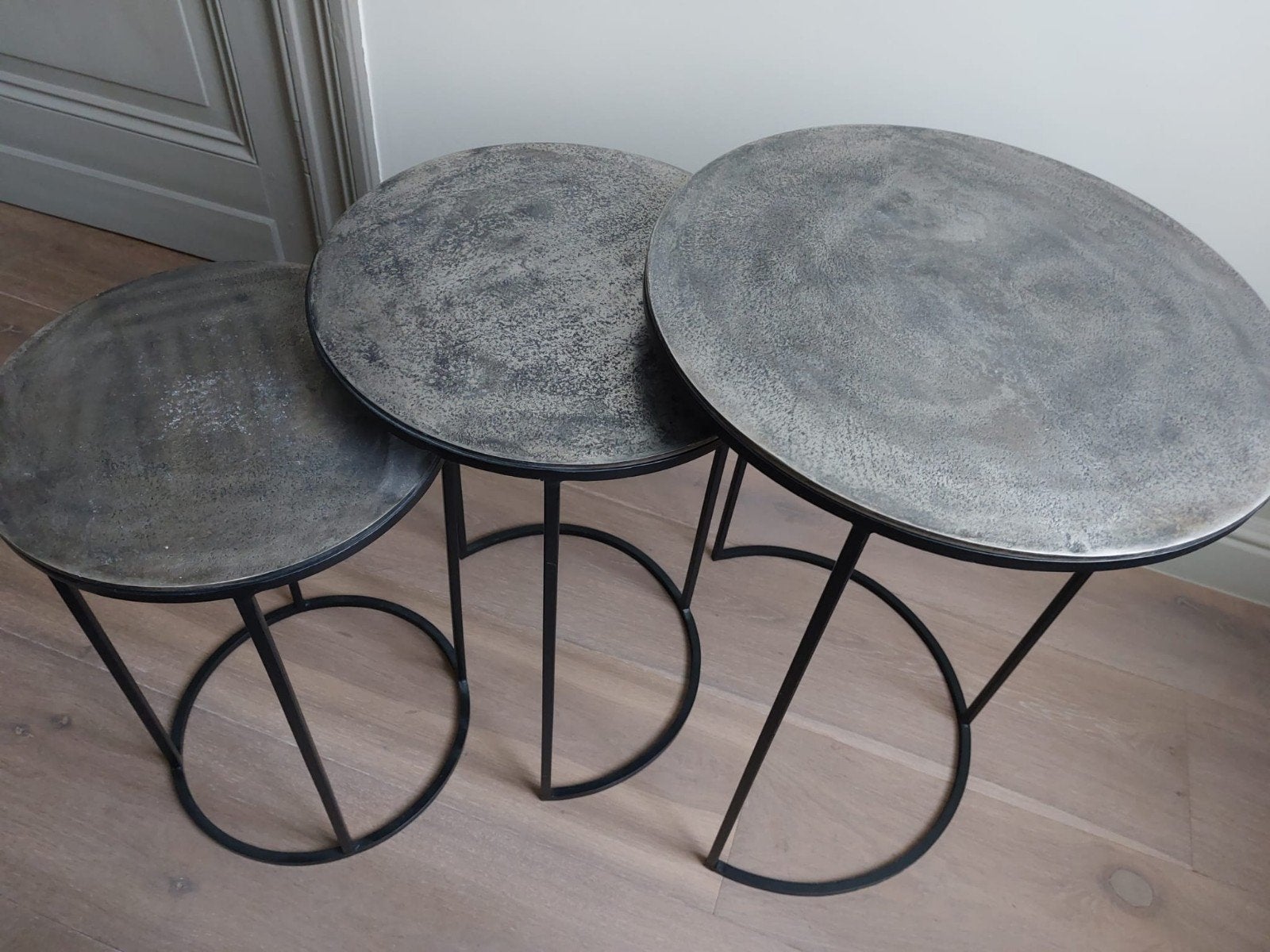 3 metalen bijzettafels, Huis en Inrichting, Tafels | Bijzettafels, Ophalen, Zo goed als nieuw, Metaal of Aluminium
