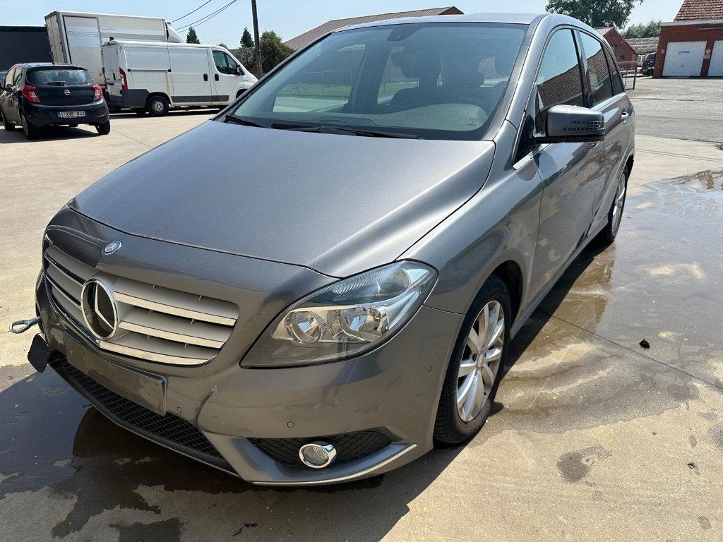 Mercedes Benz B180, Autos, Achat, Entreprise, Entretenue par le concessionnaire, Noir