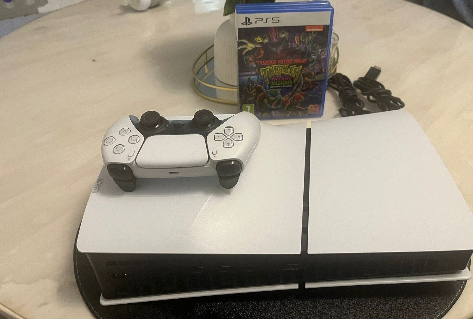 Ps5 slim disc met 2 spelen 1 controller en alle kabels, Games en Spelcomputers, Ophalen, Slim