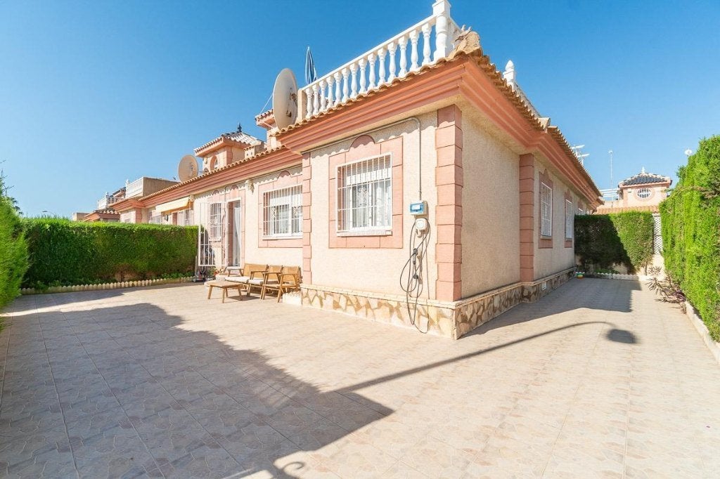 Bungalow zonder bovenburen in Playa Flamenca, Immo, Buitenland, Spanje, Woonhuis, Overige