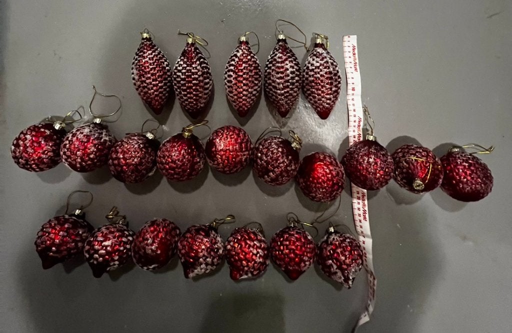 Prachtige, luxe, rode kersballen – drie vormen – 22 stuks, Ophalen, Zo goed als nieuw
