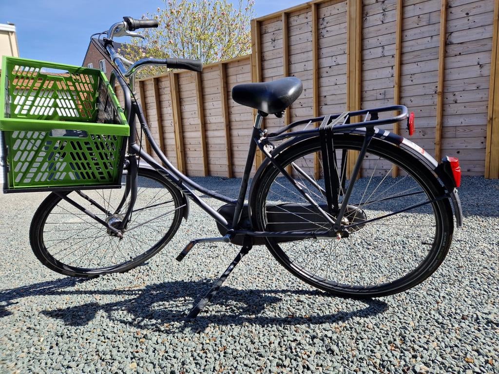 Twee fietsen in goede staat. Gazel= stadfiets/ Rockrider, Ophalen
