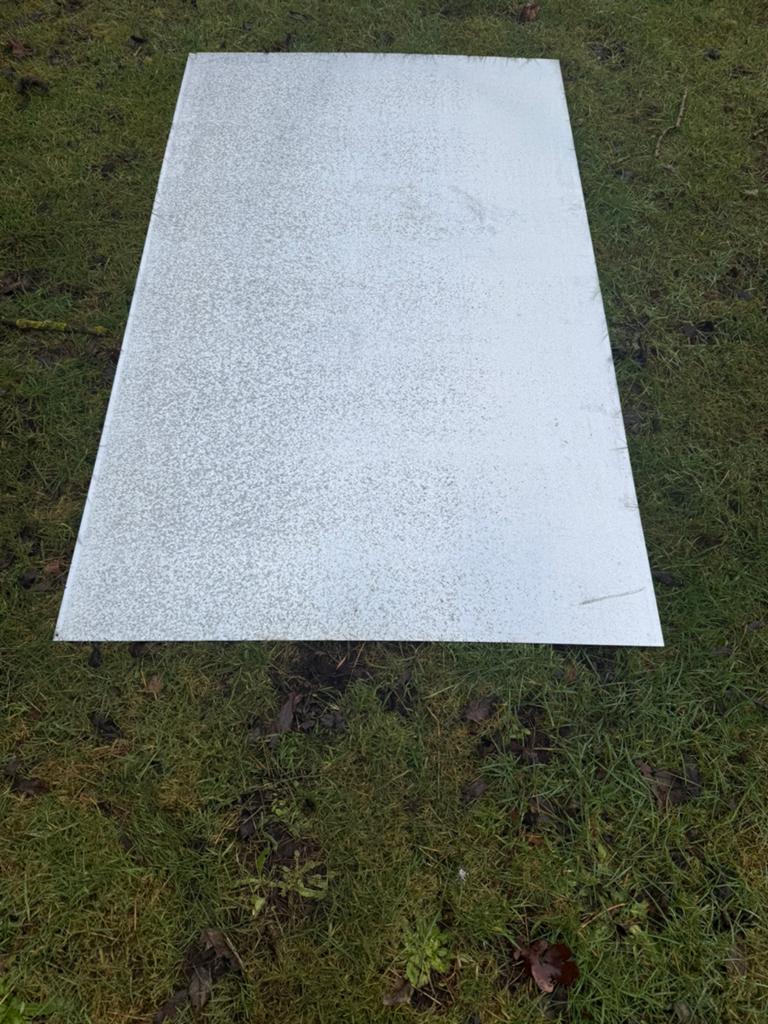 15 stuks verzinkte staalplaat, Doe-het-zelf en Bouw, IJzerwaren en Bevestigingsmiddelen, Ophalen, Zo goed als nieuw