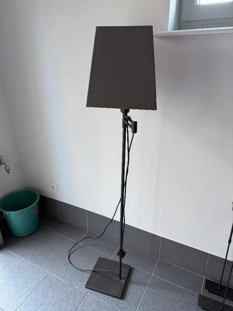 staande lamp 140cm hoog met grijze kap, Ophalen