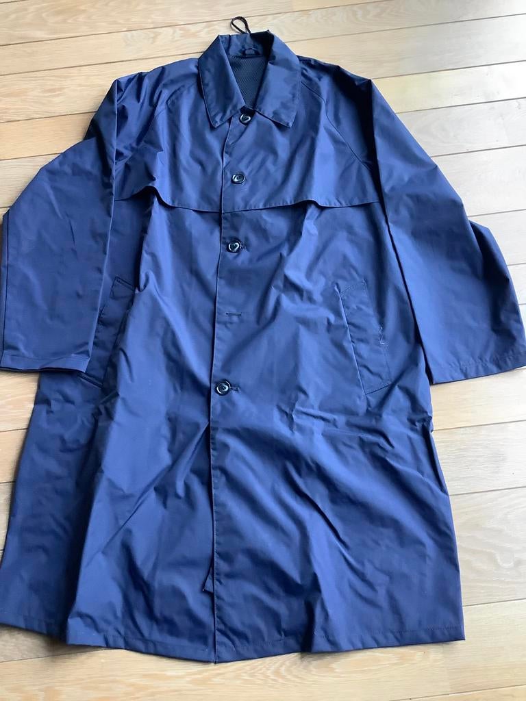 Lange regenjas in een handig opbergzakje. Unisex., Caravanes & Camping, Vêtements de pluie, Enlèvement ou Envoi, Comme neuf, Imperméable