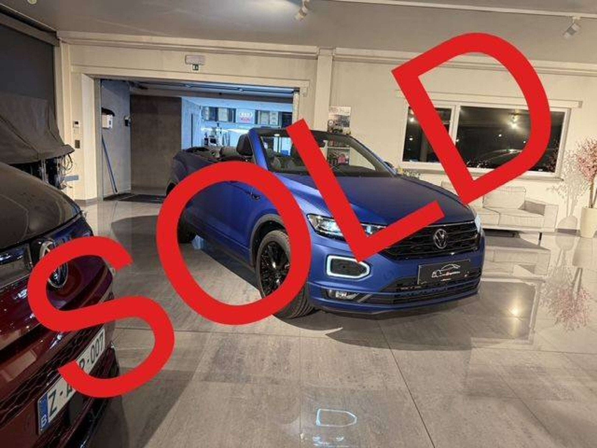 Volkswagen T-Roc SOLD BIJ GARAGE VRIENS YVES BV! (bj 2022), Auto's, 4 zetels, 4 cilinders, Cabriolet, Blauw
