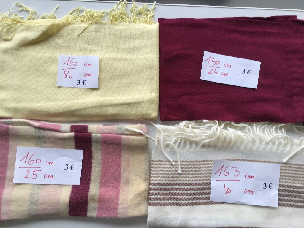 11 dames sjaals aan 3 euro per sjaal, Kleding | Dames, Mutsen, Sjaals en Handschoenen, Ophalen of Verzenden, Zo goed als nieuw
