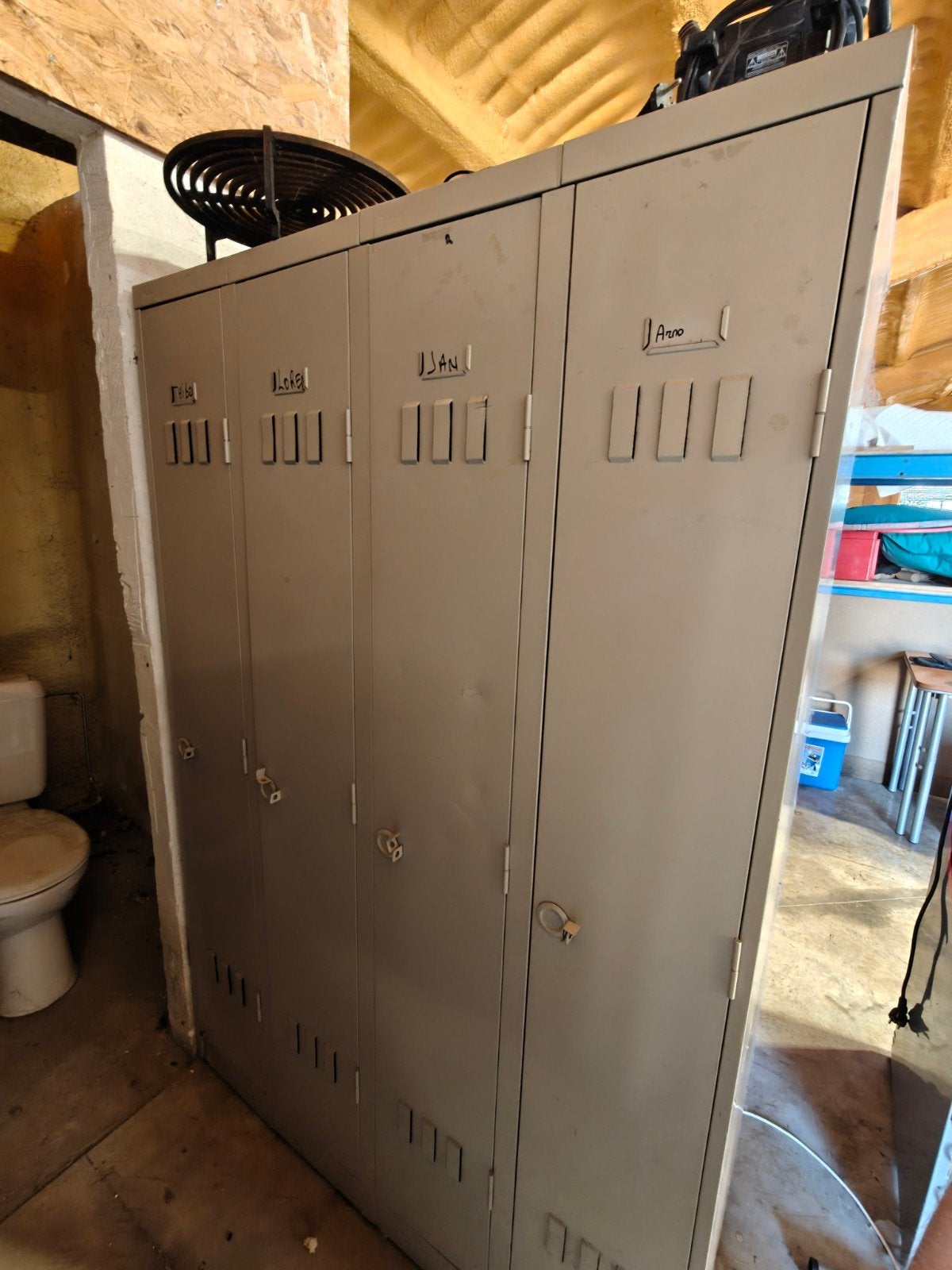 Lockerkast 4 deuren, Ophalen