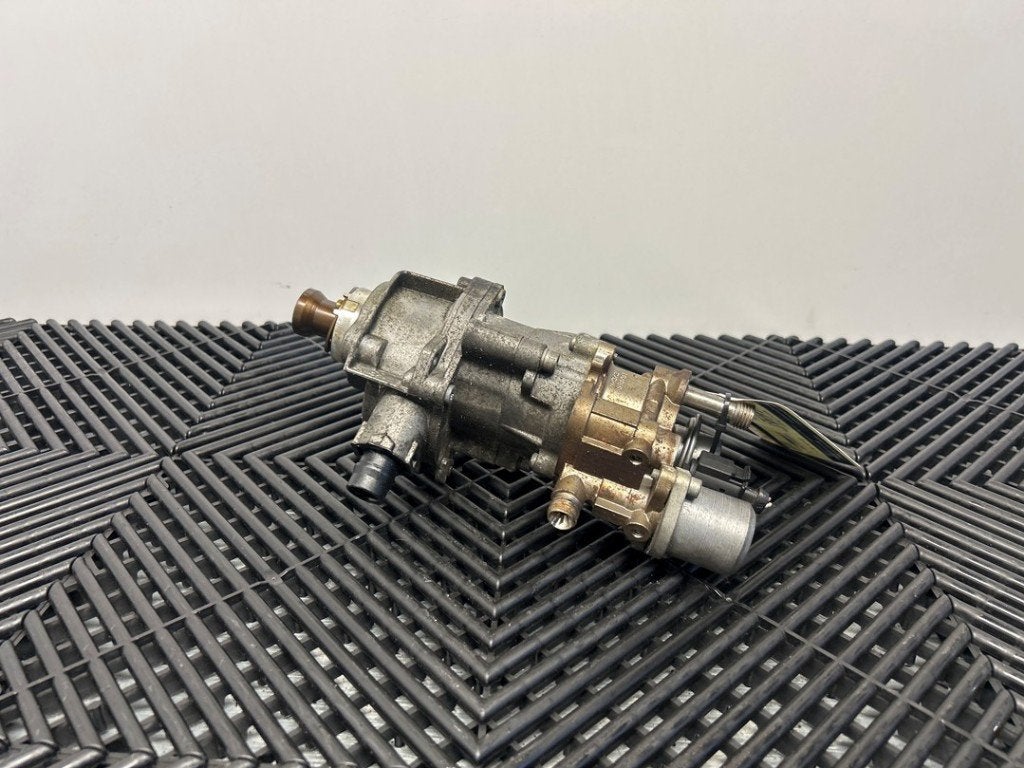 VACUUM POMPE PETROL 3 serie Touring (E91) (|1166751945812|), Utilisé, BMW, Petuelring 130
80809  München, DE, Bayerische Motoren Werke AG