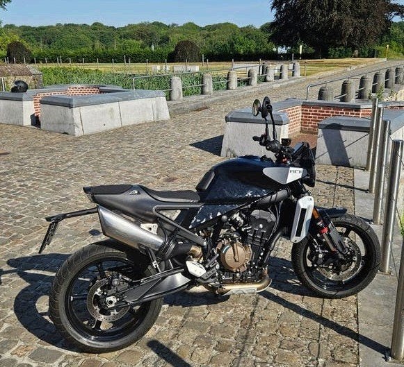 husqvarna  801, Motos, Motos | Husqvarna, Permis Moto A, Plus de 35 kW, 2 cylindres, 801 cm³