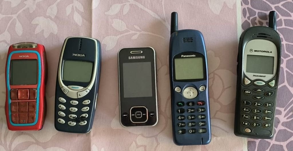 5 verschillende gsm's (geen idee of ze nog werken), Enlèvement ou Envoi, Ne fonctionne pas, Autres types, Autres marques
