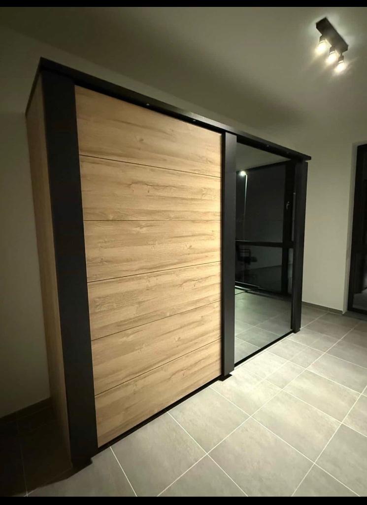 Luxe schuifdeurkast met spiegel & verlichting – nieuwstaat, Met deur(en), Eikenhout, Nieuw, Ophalen of Verzenden