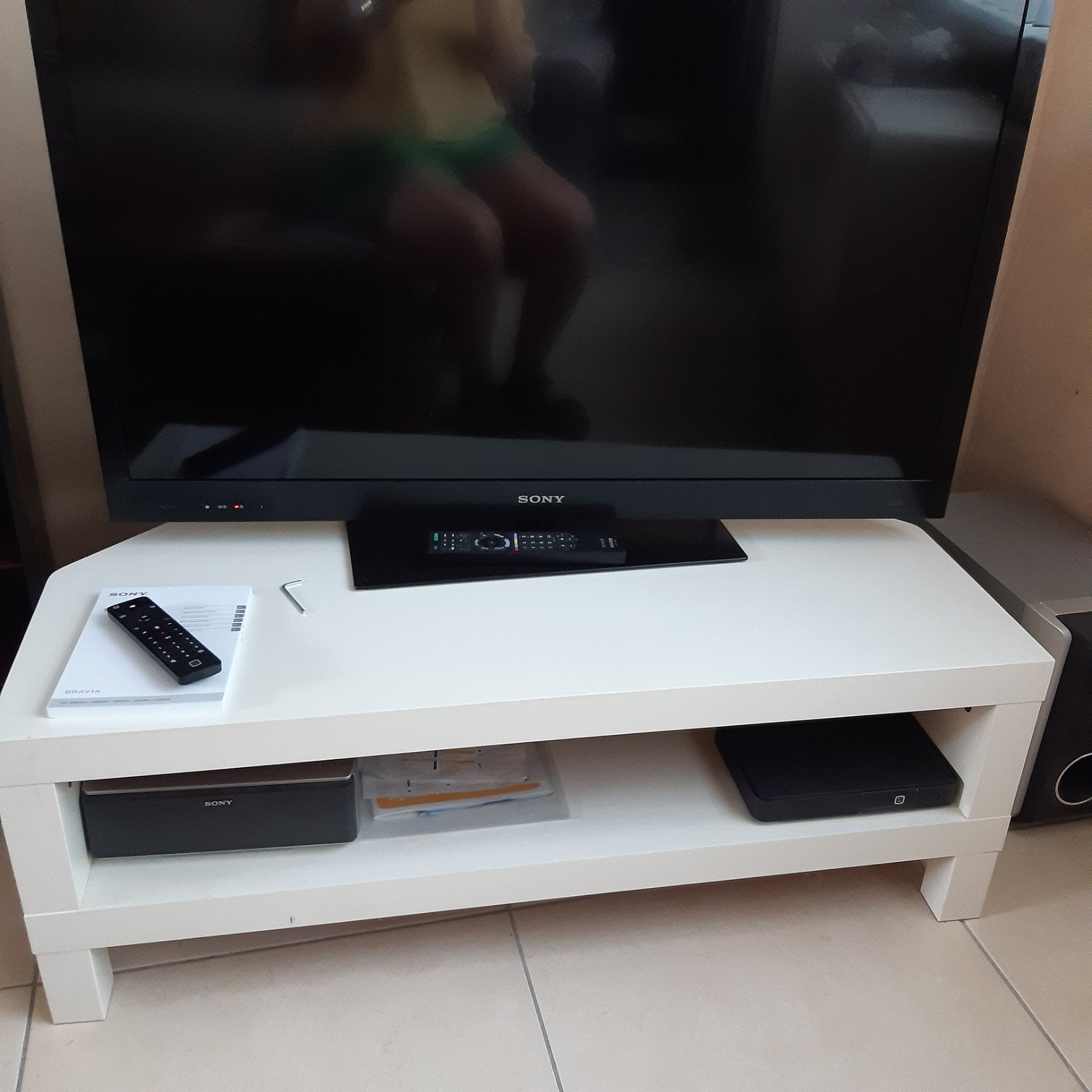 Witte ikea tv-kast, lengte vooraan 100 cm, Maison & Meubles, Enlèvement