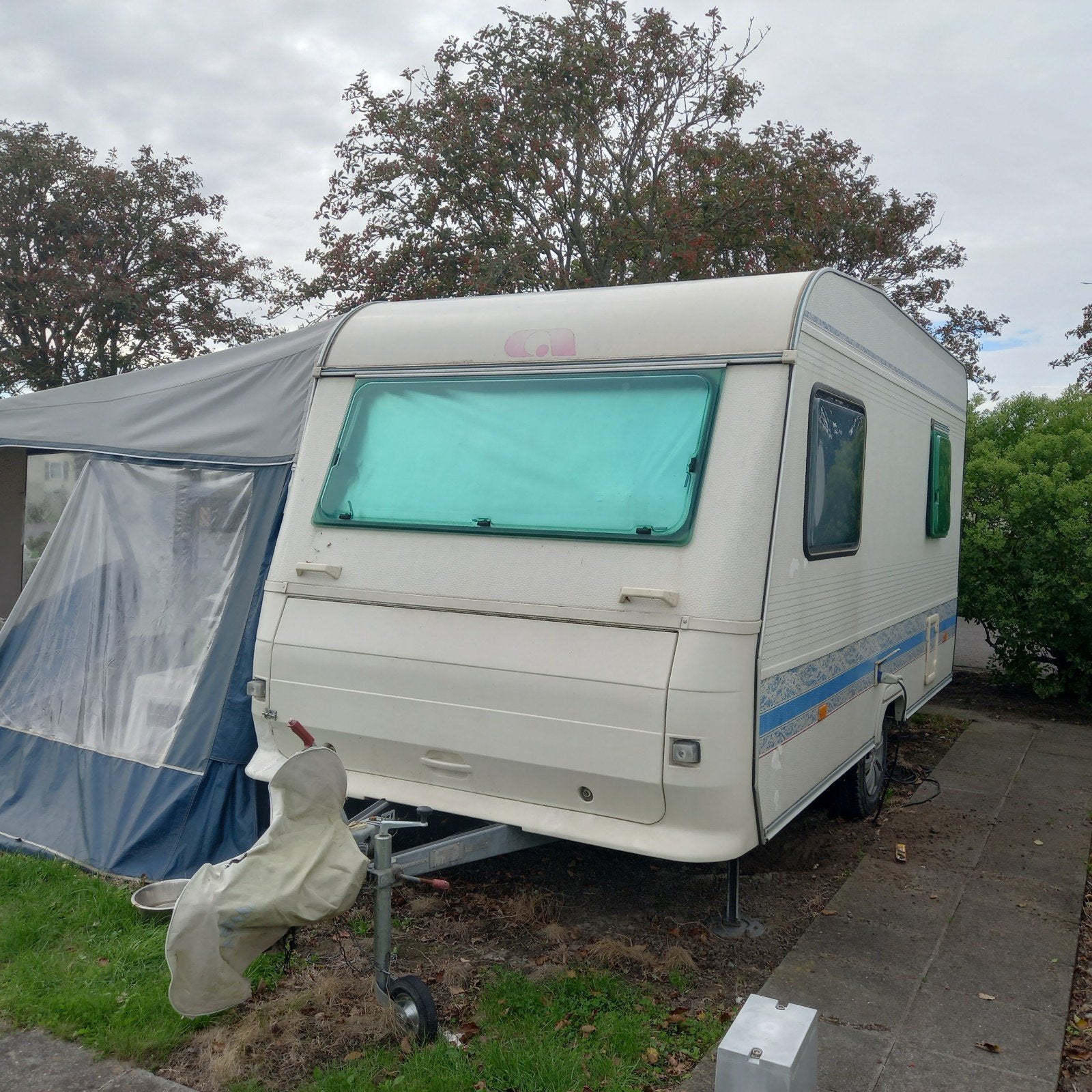 caravane Adria 3 200€, Auvent, 5 à 6 mètres, 750 - 1000 kg, Particulier