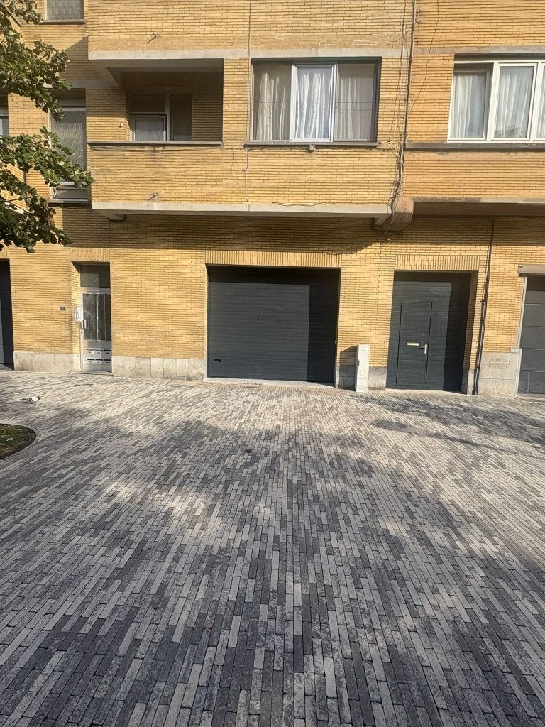 ENTREPÔT 100 m²A LOUER A ANDERLECHT SEULEMENT POUR STOCKAGE, Immo, Brussel