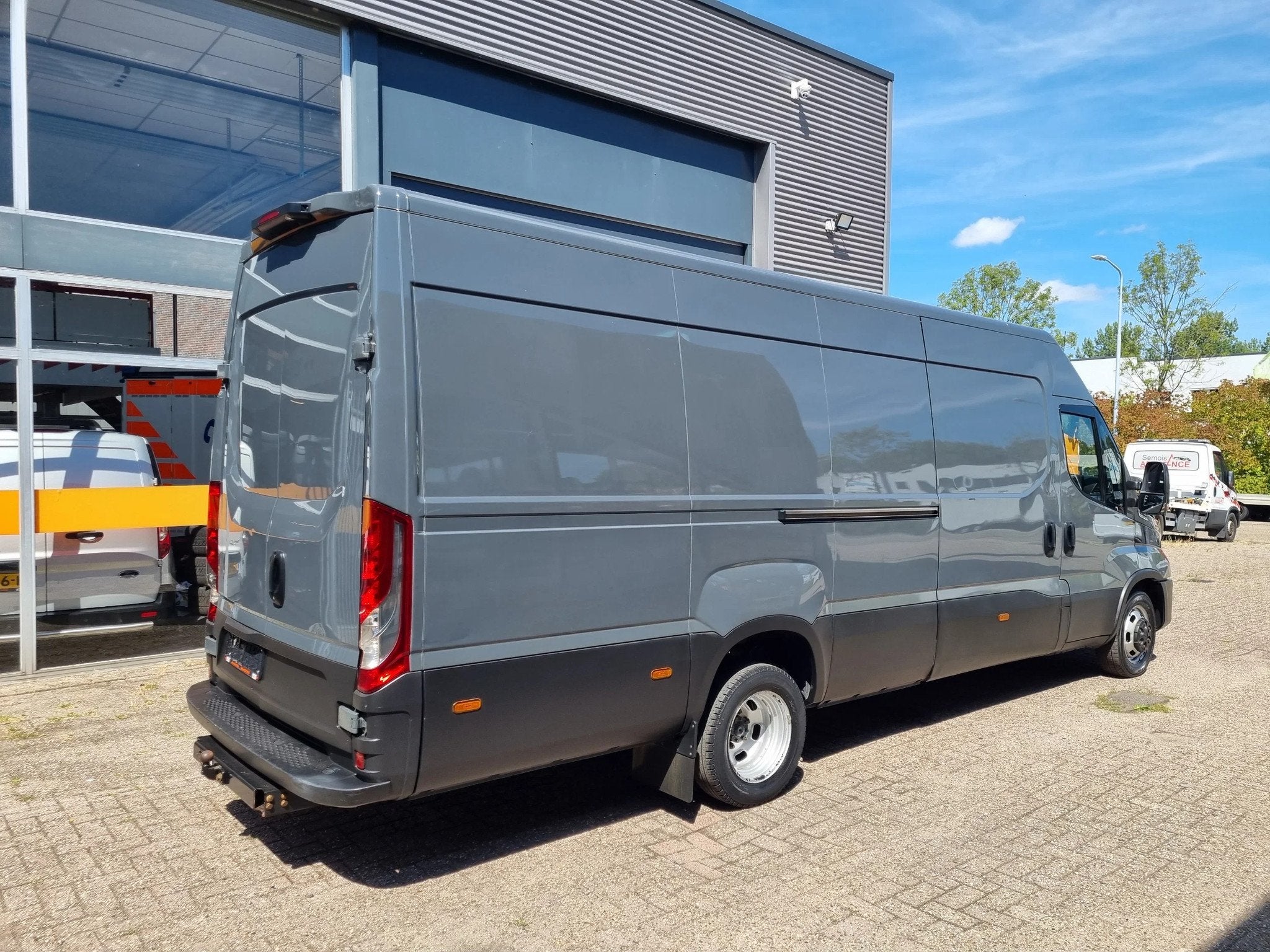 Iveco Daily 35C18 3.0D 180PK L4H2 N1 Hi-Matic Euro 6 GVW3500, Automaat, Achterwielaandrijving, Gebruikt, Euro 6