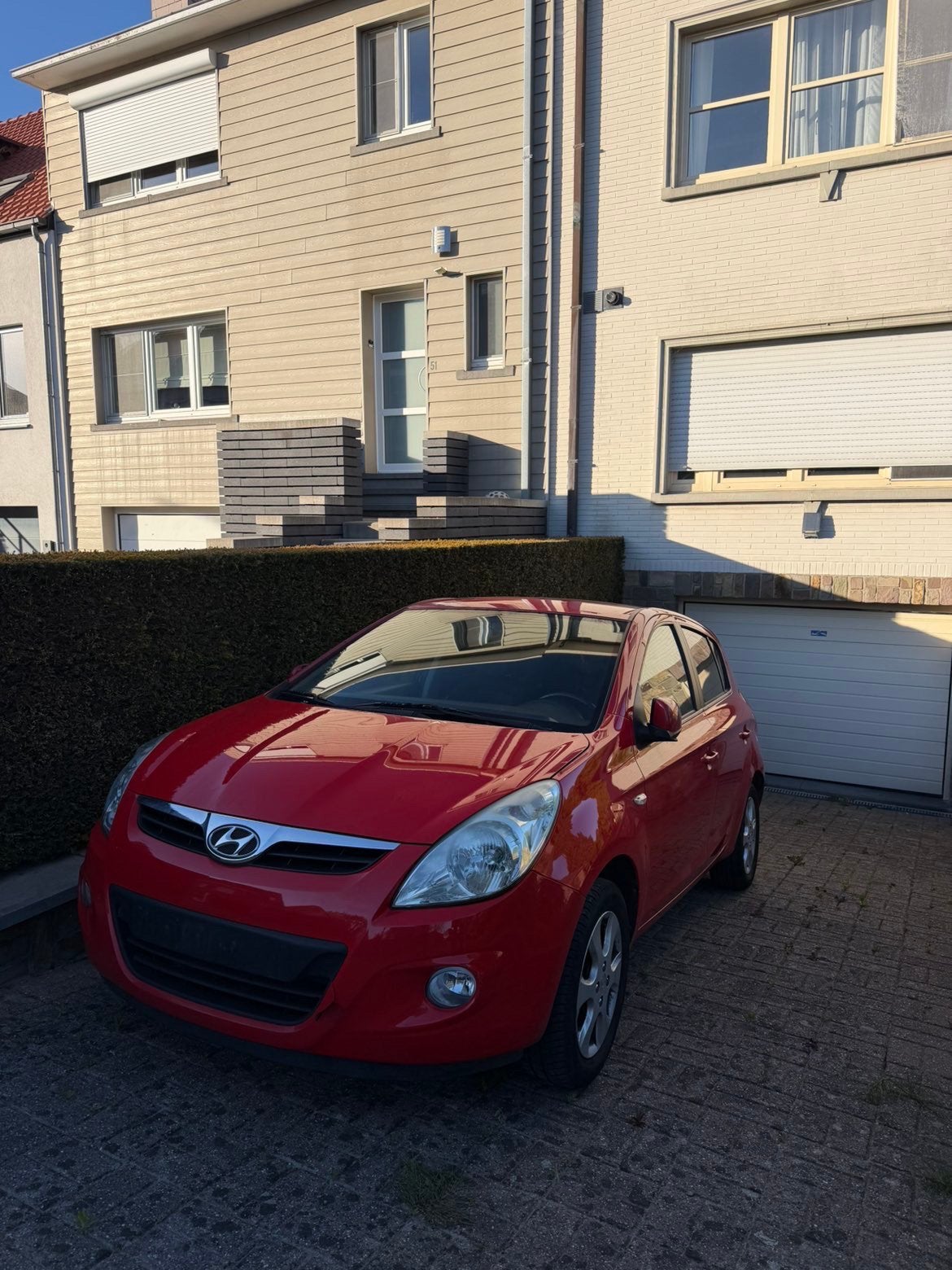 Hyundai i20 1.2 Essence | 2010, Rouge, Achat, Boîte manuelle, Noir