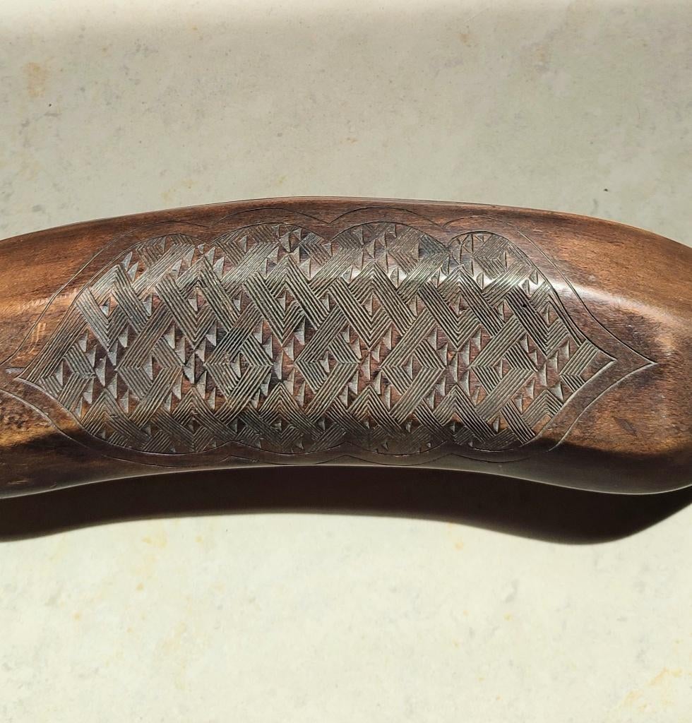 DRC/Congo: gegraveerd dekseldoosje Kuba motief, gesigneerd, Antiek en Kunst, Ophalen of Verzenden