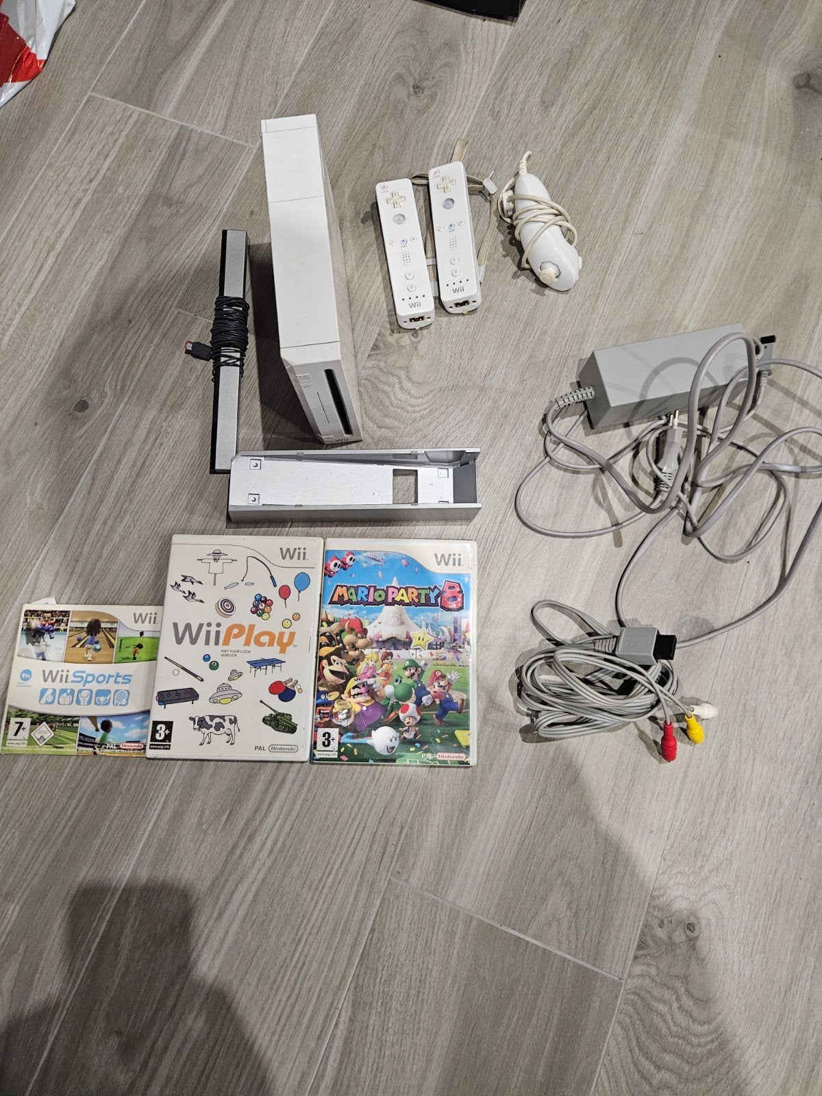 nintendo wii, Consoles de jeu & Jeux vidéo, Enlèvement, Utilisé, Avec 2 manettes, Avec jeux