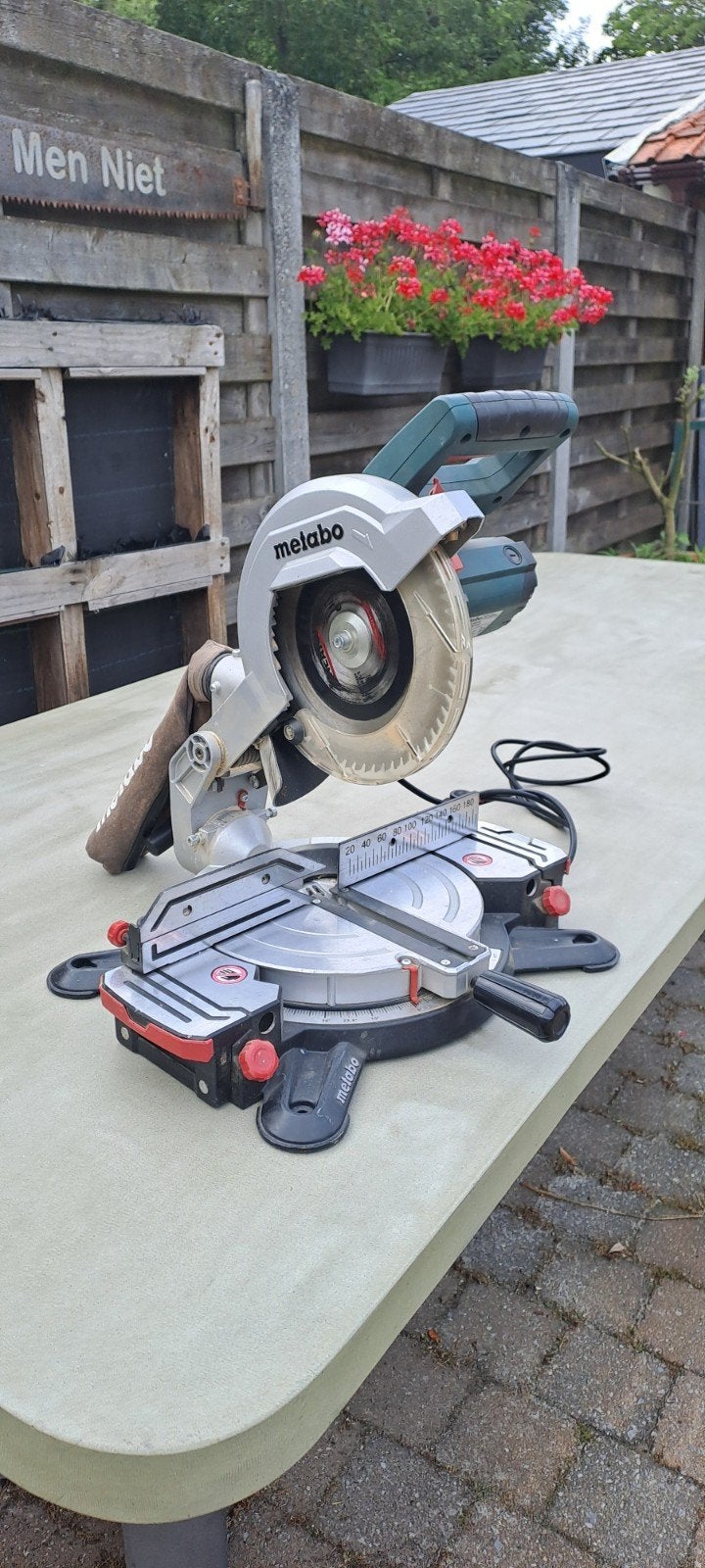 Metabo KS 216 M Lasercut, Ophalen