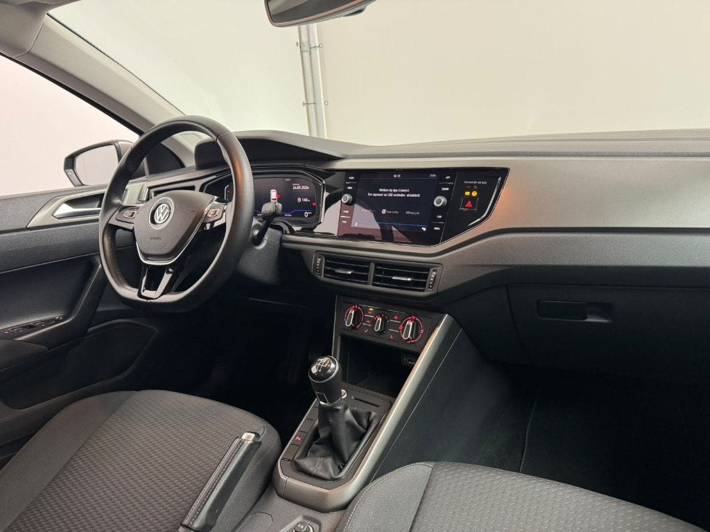 Volkswagen Polo 1.0 TSi R-Line *LED*CARPLAY*ZETELVERW*, Auto's, Voorwielaandrijving, Stof, 1145 kg, 124 g/km