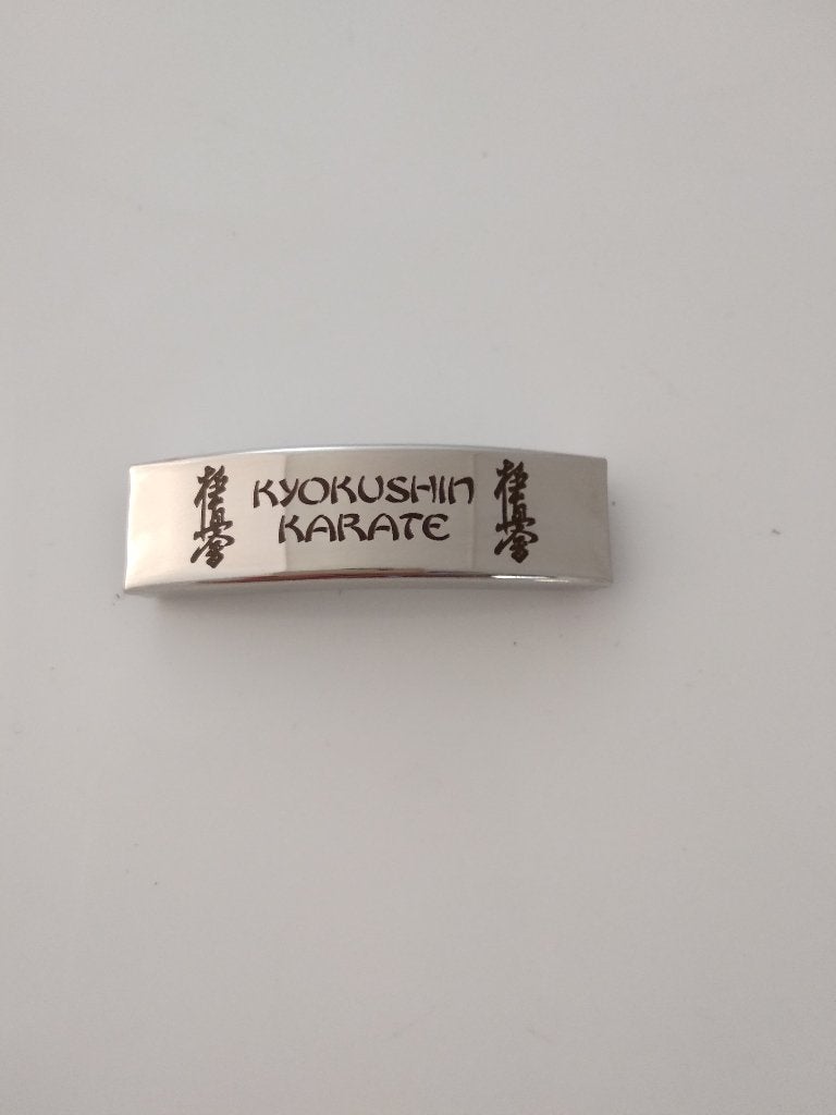 bracelet de karaté Kyokushin gravure et mini-gi (unique), Sports & Fitness, Envoi, Neuf, Karaté